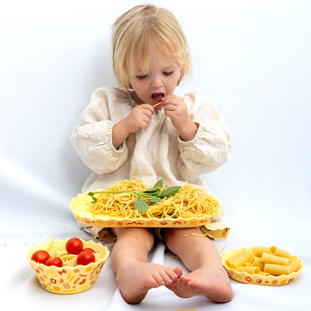 Pasta Wavy Edge Silicone Bowl and Plate Set - Image 9